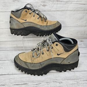 Women's Vintage Nike ACG Zion Mid Outdoor Hiking Boots Size 9 Tan Y2K Gorpcore